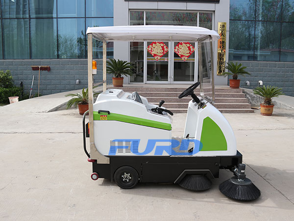 座駕掃地車(chē) 座駕掃地車(chē)